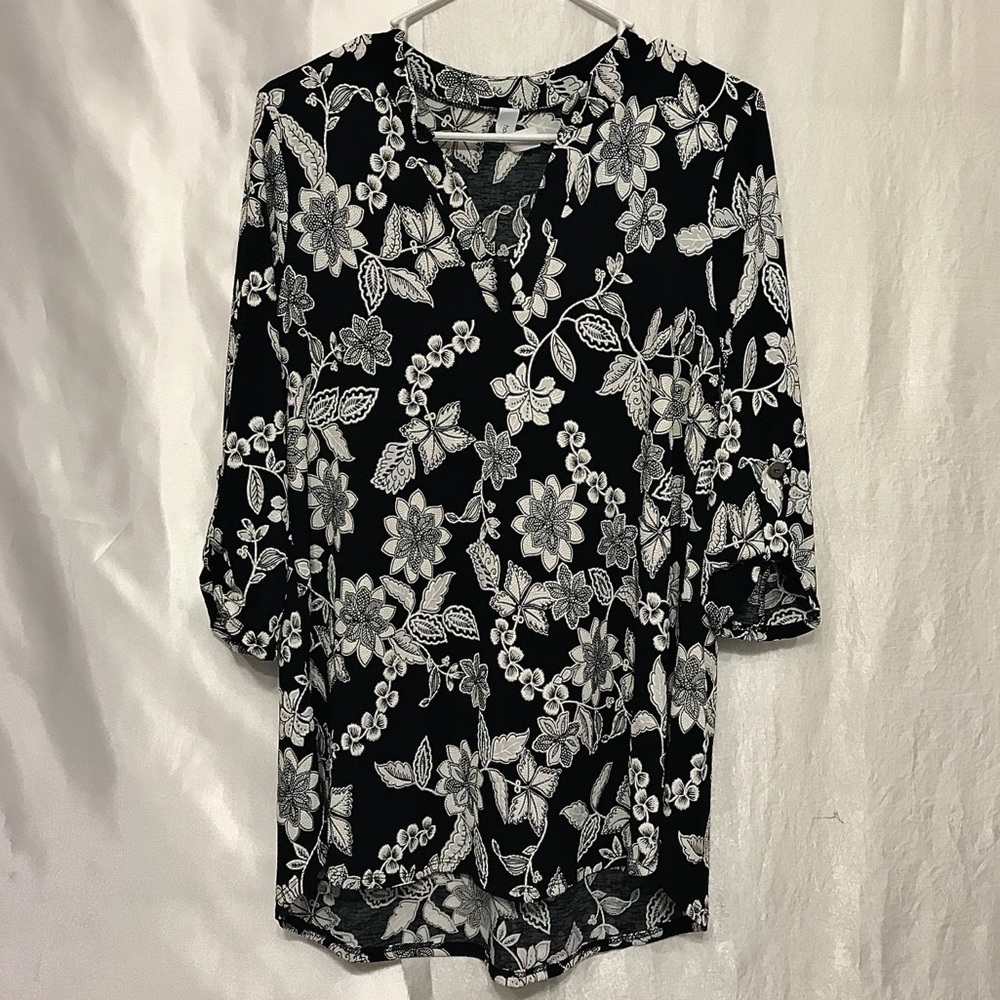 SOLD NWOT HoneyMe Popover Tunic Top